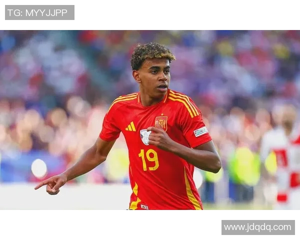 足球场上的二号传奇球星：那些穿2号球衣的足球巨星们