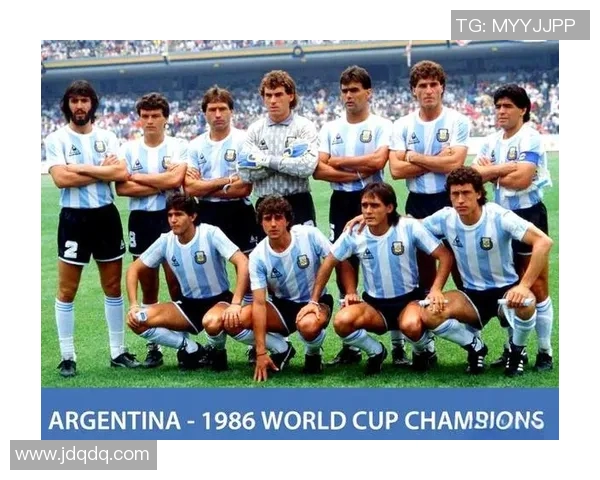 足球巨星汇聚：全球顶级球队明星球员及其传奇故事解析